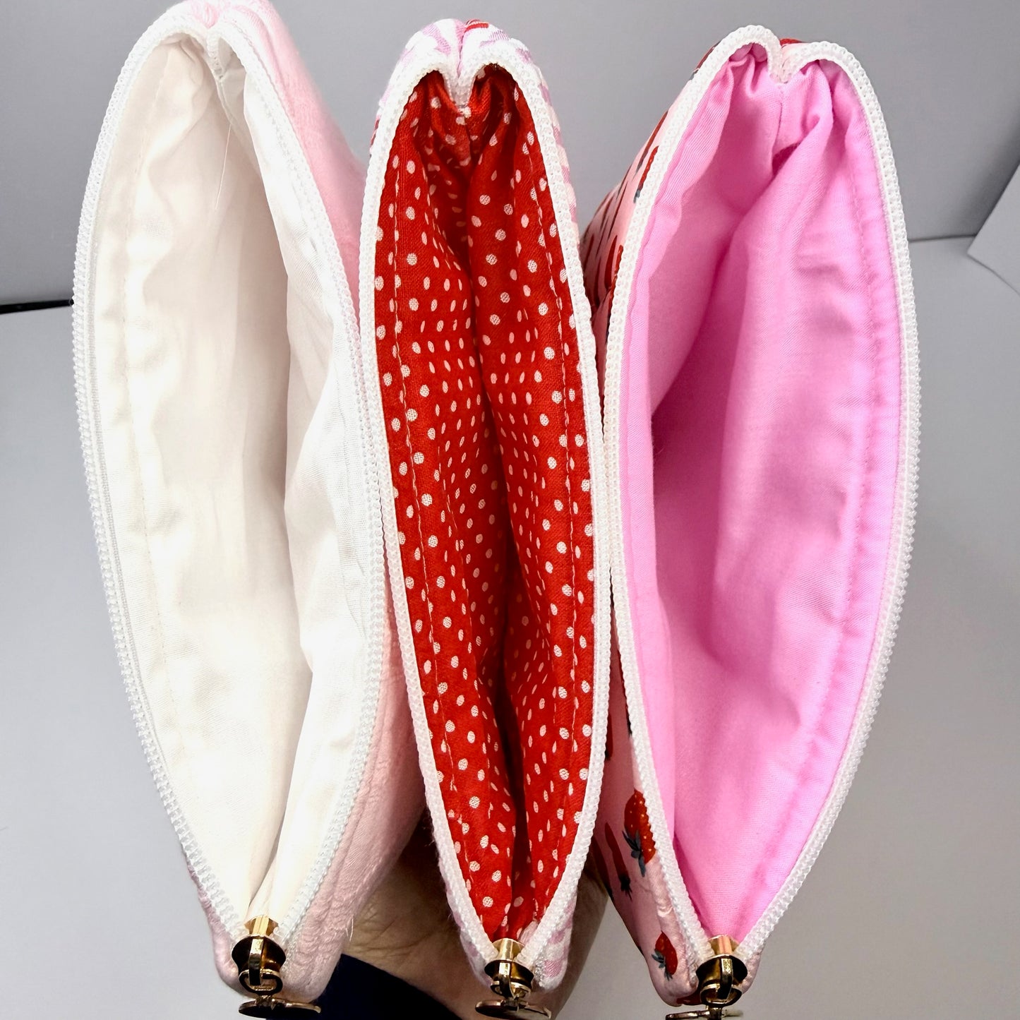 🍓 Luxe booksleeve met aardbeienprint