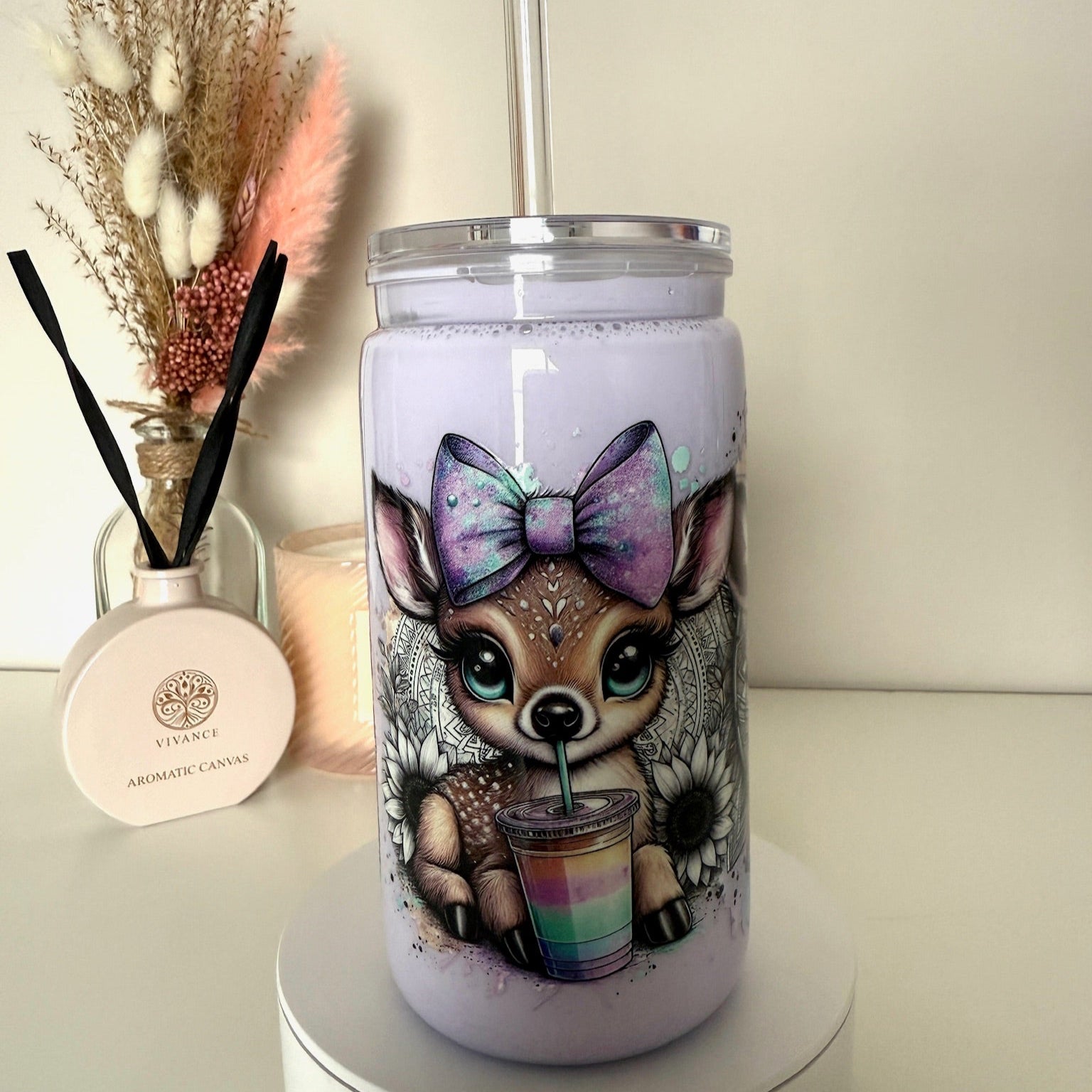 Lila drinkbeker met schattig hertje, glitterstrik, regenboog latte en zonnebloemprint