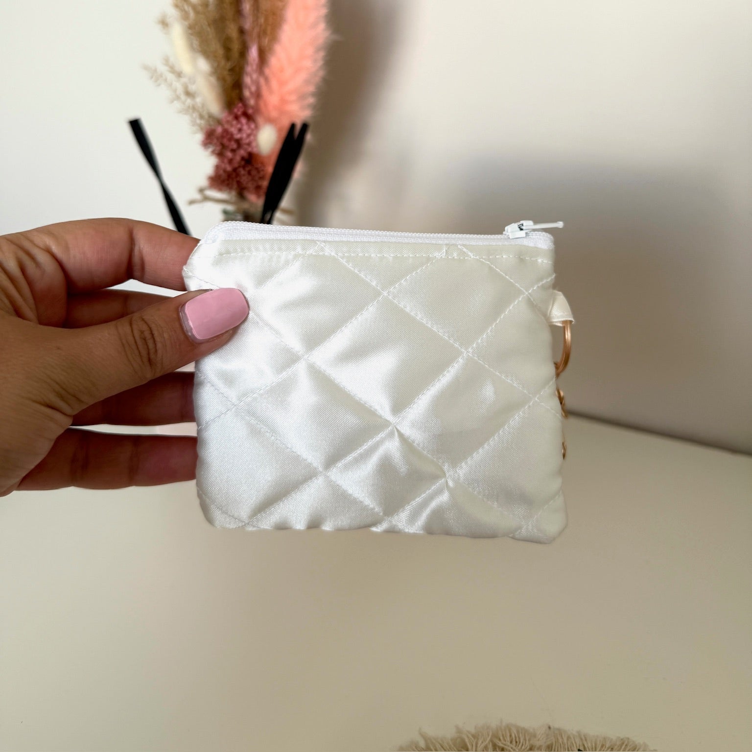 Mini Portemonnee van Wit satijn – Wit & Gequilt met clip