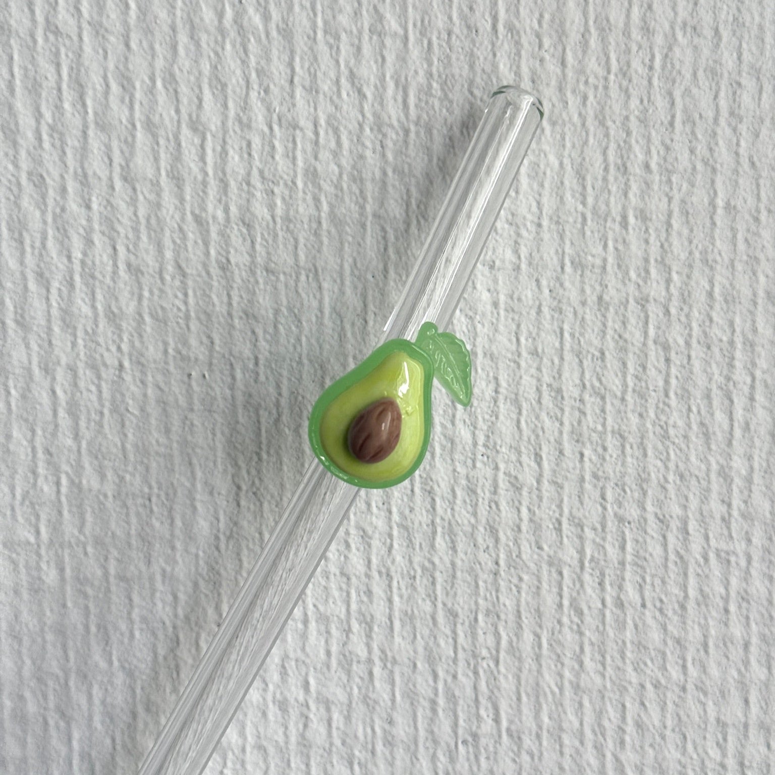 Herbruikbare glazen rietjes met fruit in verschillende kleuren – duurzaam en decoratief drinkaccessoire