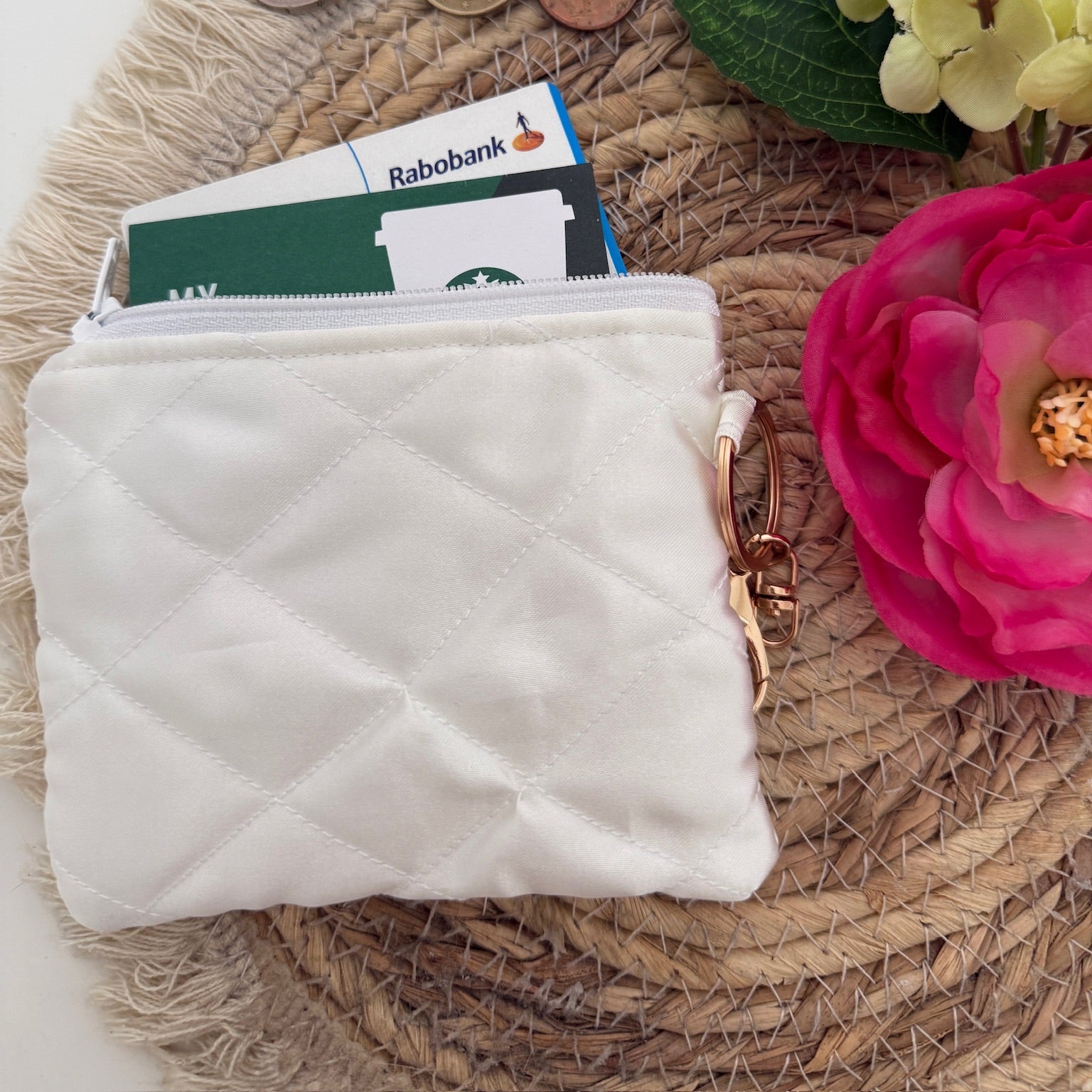 Mini Portemonnee van Wit satijn – Wit & Gequilt met clip