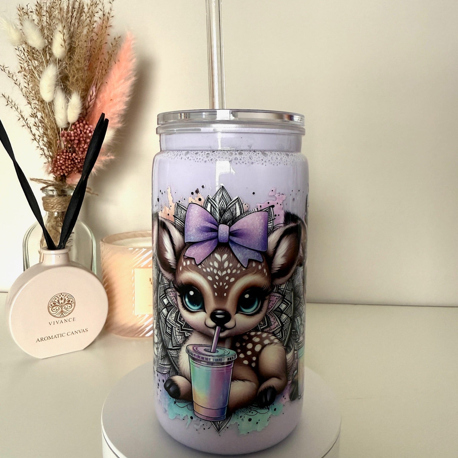 Lila drinkbeker met schattig hertje, glitterstrik, regenboog latte en zonnebloemprint