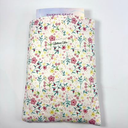 Booksleeve zonder rits – vrolijke bloemenprint – licht & zacht
