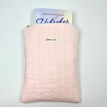 🌸 Luxe roze booksleeve – gewatteerd