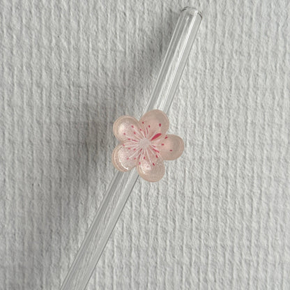 Herbruikbare glazen rietjes met pastel bloemetjes in verschillende kleuren – duurzaam en decoratief drinkaccessoire