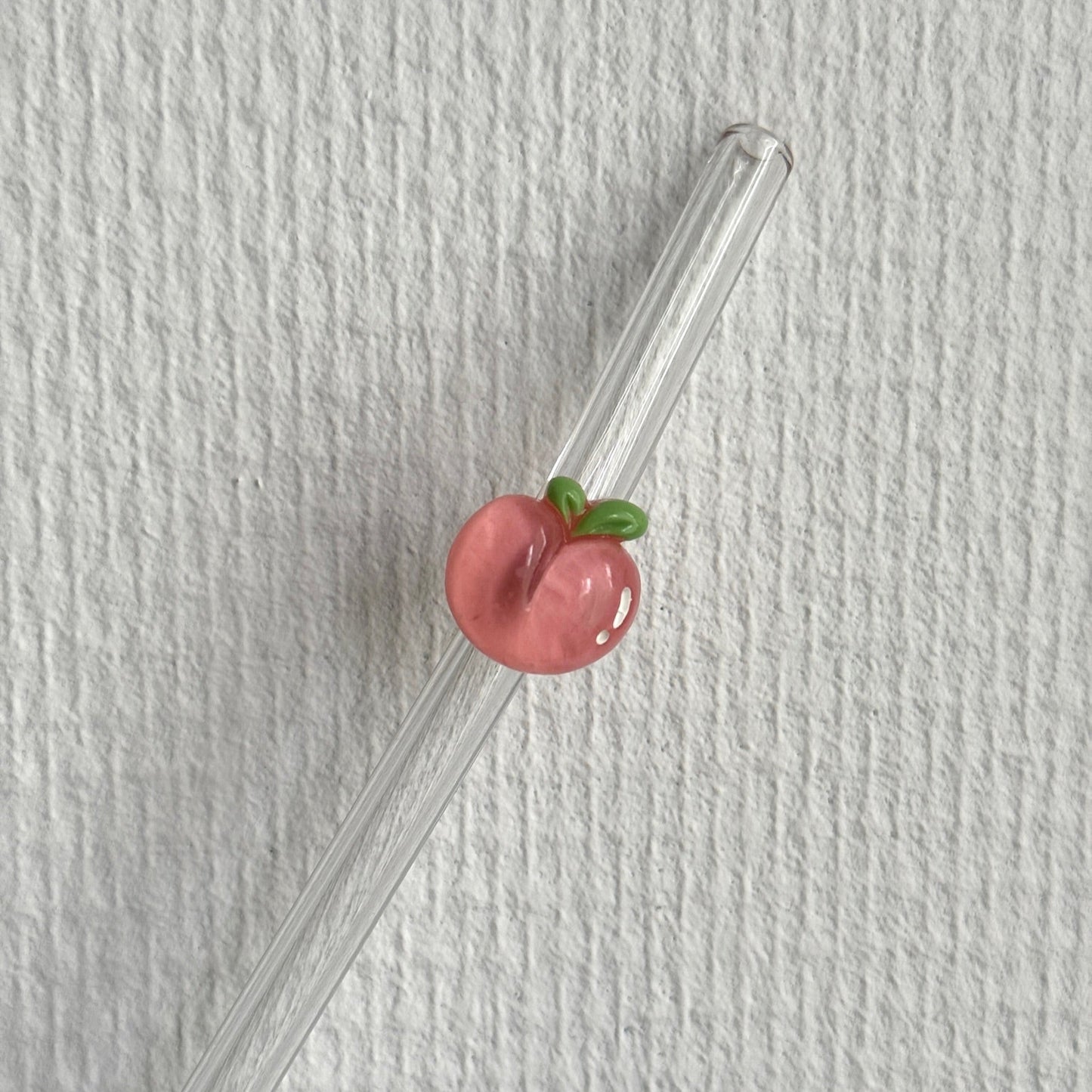 Herbruikbare glazen rietjes met fruit in verschillende kleuren – duurzaam en decoratief drinkaccessoire