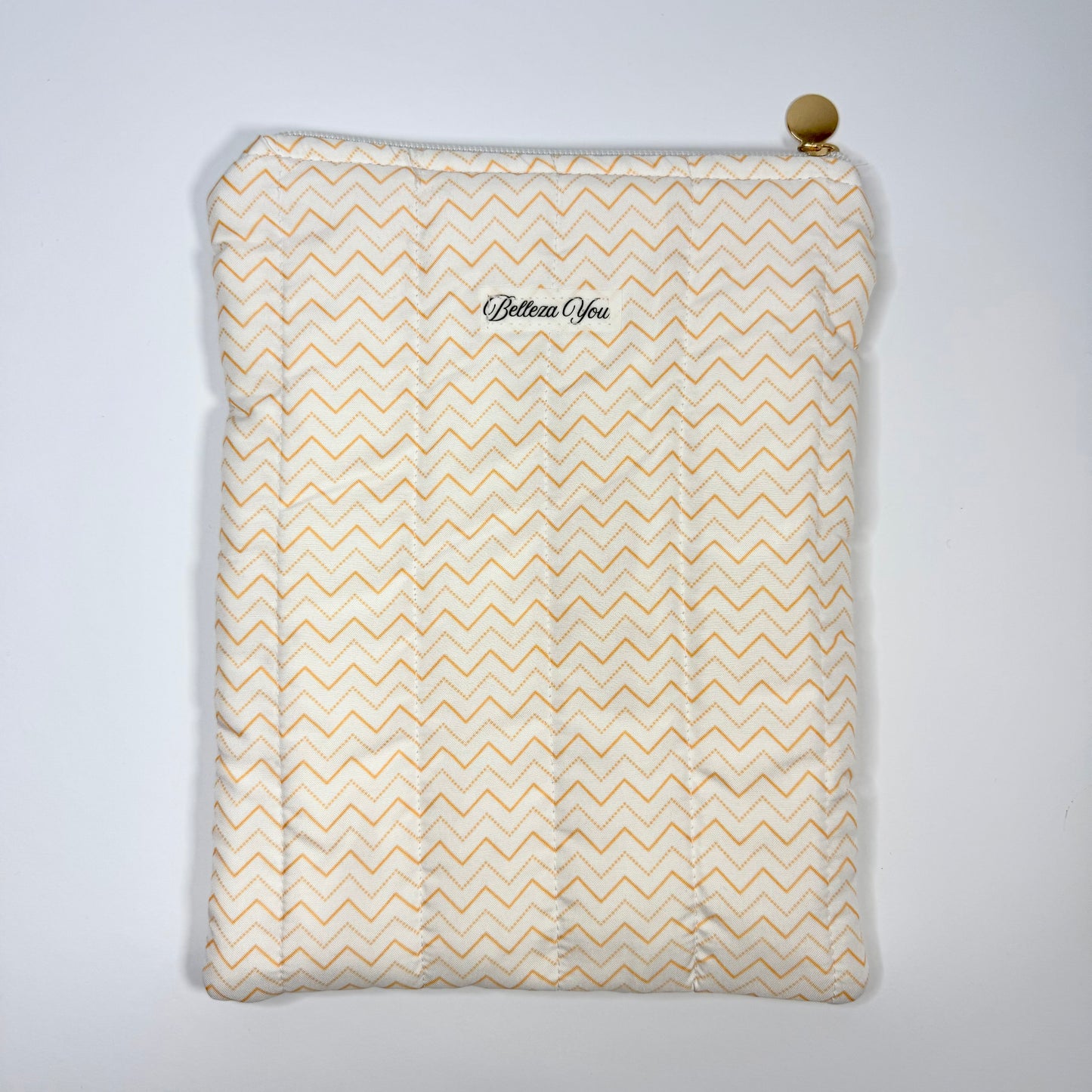 ✨ Luxe gewatteerde booksleeve met zigzagprint