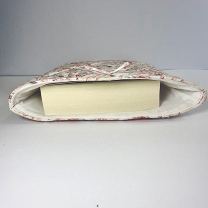 🌸🤍 Luxe booksleeve zonder rits – romantische rozenprint