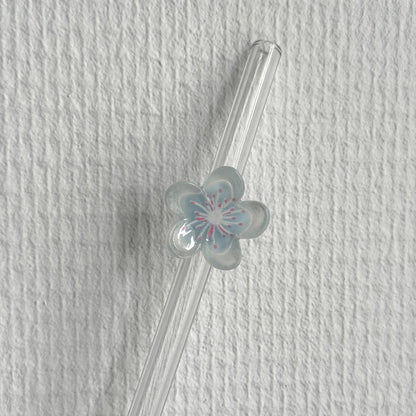 Herbruikbare glazen rietjes met pastel bloemetjes in verschillende kleuren – duurzaam en decoratief drinkaccessoire