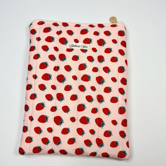 🍓 Luxe booksleeve met aardbeienprint