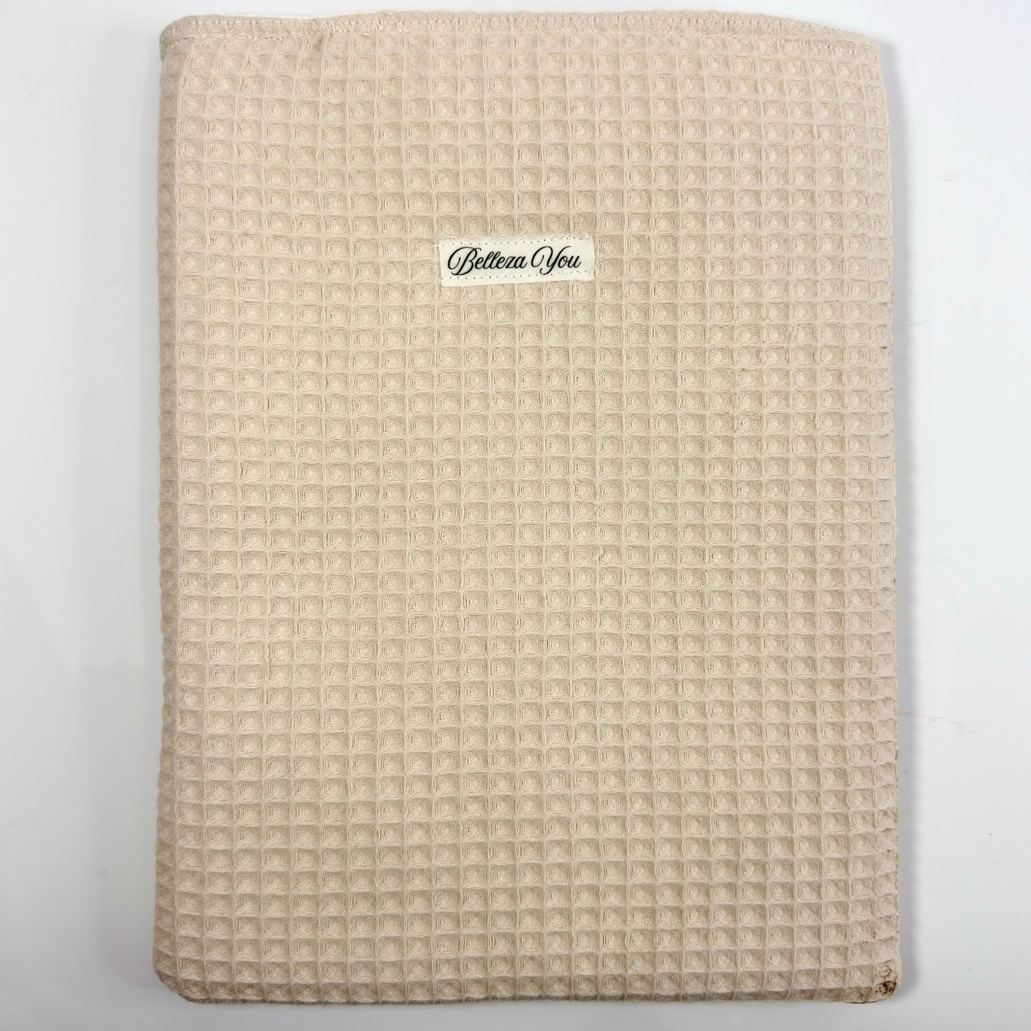 🤍✨ Luxe booksleeve zonder rits – beige wafelstof – minimal & tijdloos