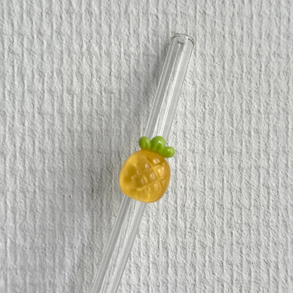 Herbruikbare glazen rietjes met fruit in verschillende kleuren – duurzaam en decoratief drinkaccessoire