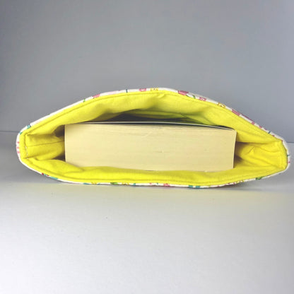 Booksleeve zonder rits – vrolijke bloemenprint – licht & zacht